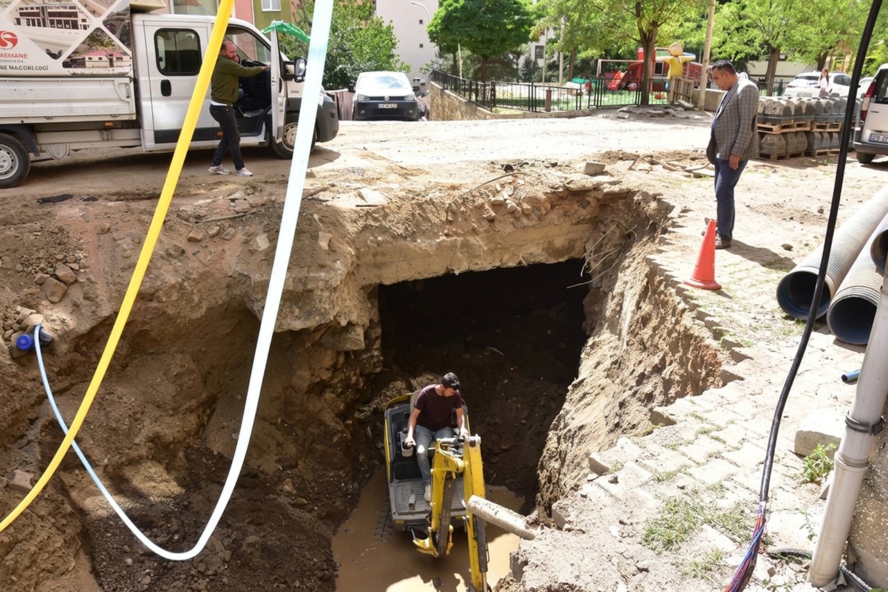 BAŞKANIMIZ, HASANBEY MAHALLEMİZDE YAPIMINA DEVAM ETTİĞİMİZ ÇALIŞMALARI İNCELEDİ
