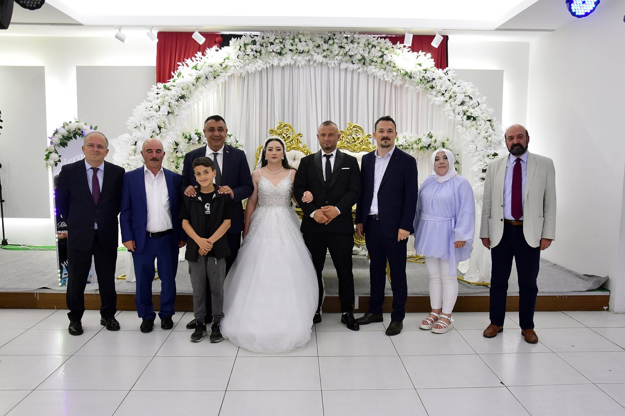 BAŞKANIMIZ, BERNA KARAKELLE VE ADEM OLGUN KARDEŞLERİMİZİN DÜĞÜN MERASİMLERİNE KATILDI