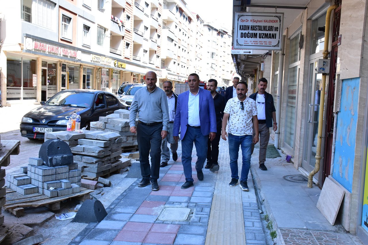 BAŞKANIMIZ, ŞEHRİMİZİN MUHTELİF BÖLGELERİNDE DEVAM EDEN ÇALIŞMALARI İNCELEDİ