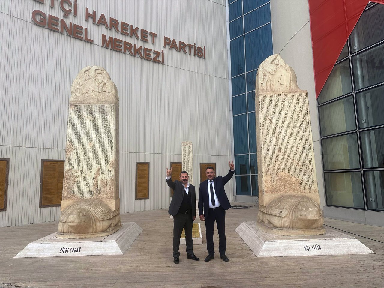 BAŞKANIMIZ, MHP ŞANLIURFA İL BAŞKANLIĞI GÖREVİNE ATANAN ECZ. OSMAN MUTLU’YU TEBRİK ETTİ