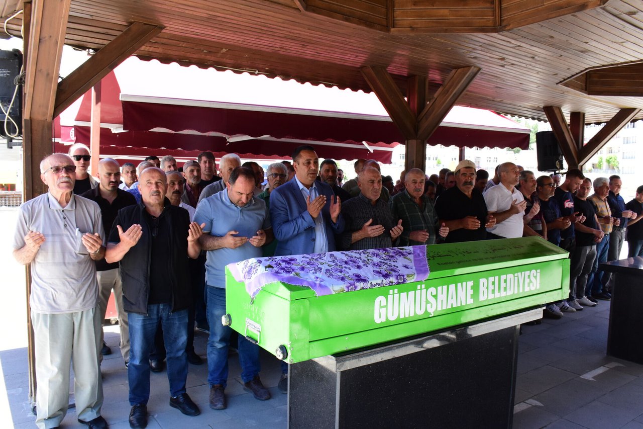 BAŞKANIMIZ, İLİMİZ ALEMDAR KÖYÜ SAKİNLERİNDEN ŞENGÜL GÖZLEK'İ EBEDİYETE UĞURLADI