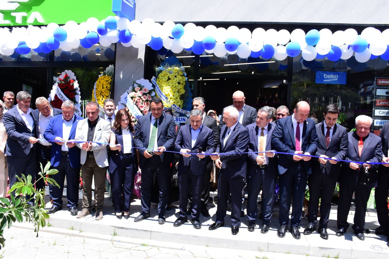 BAŞKANIMIZ, BEKO VE VOLTA MAĞAZALARININ AÇILIŞINI KATILDI