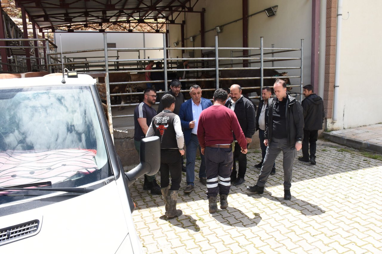 BAŞKANIMIZ, MEZBAHANE VE HAYVAN PAZARIMIZ VE TARİHİ SÜLEYMANİYE MAHALLEMİZİ ZİYARET ETTİ