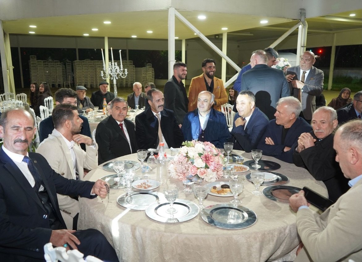 BAŞKANIMIZ, PROF. DR. BÜŞRA TOSUNOĞLU İLE DOÇ. DR. OSMAN KUSAN’IN DÜĞÜN MERASİMİNE KATILDI