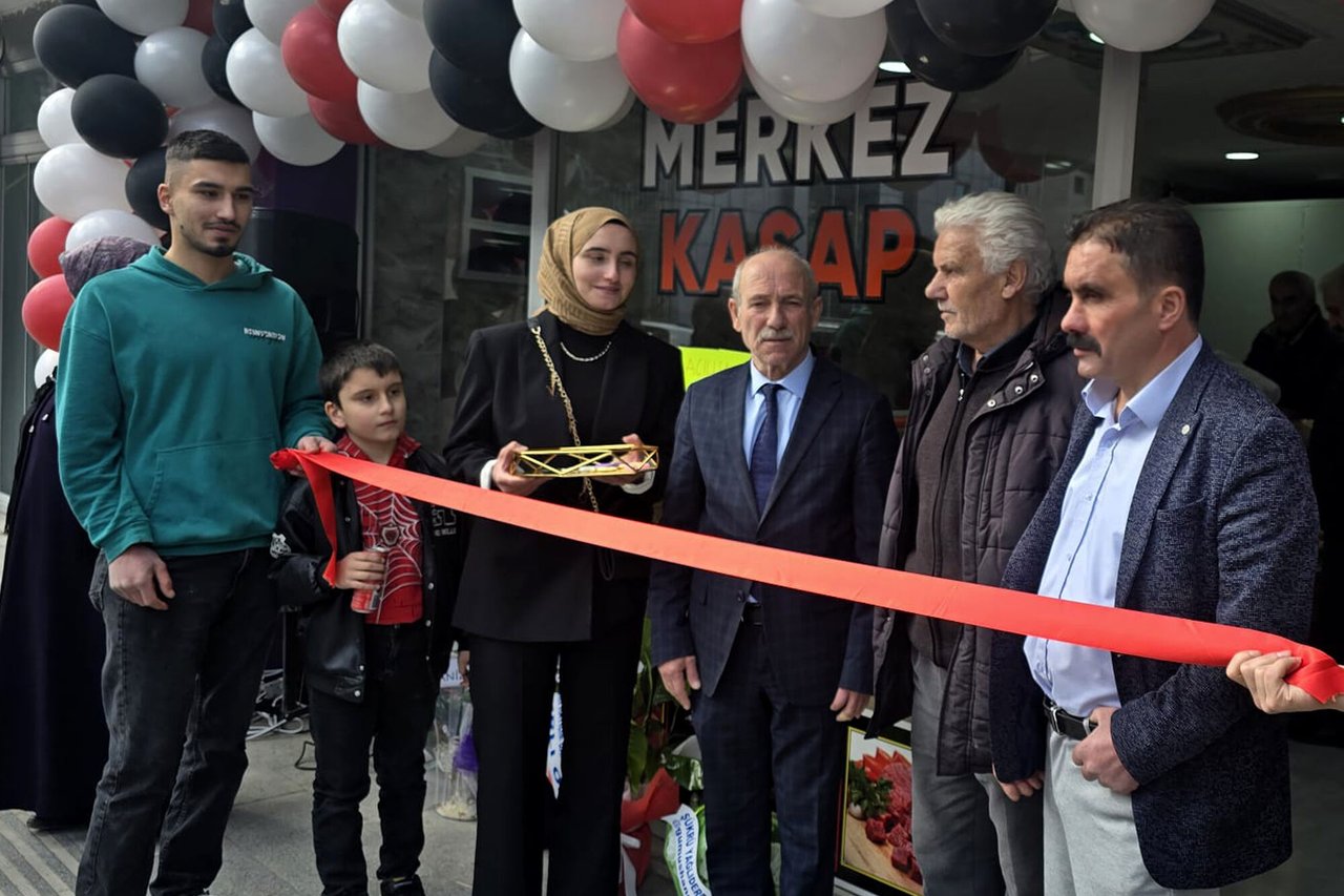BELEDİYE BAŞKAN YARDIMCIMIZ ORHAN MAZMAN, MERKEZ KASAP’IN AÇILIŞ TÖRENİNE KATILDI