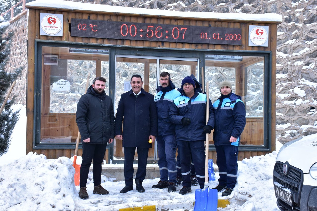 BAŞKANIMIZ, KAR, ÇAĞRI MERKEZİ, SU KAÇAĞI BULMA VE OTOPARK FORE KAZIK ÇALIŞMALARINI İNCELEDİ