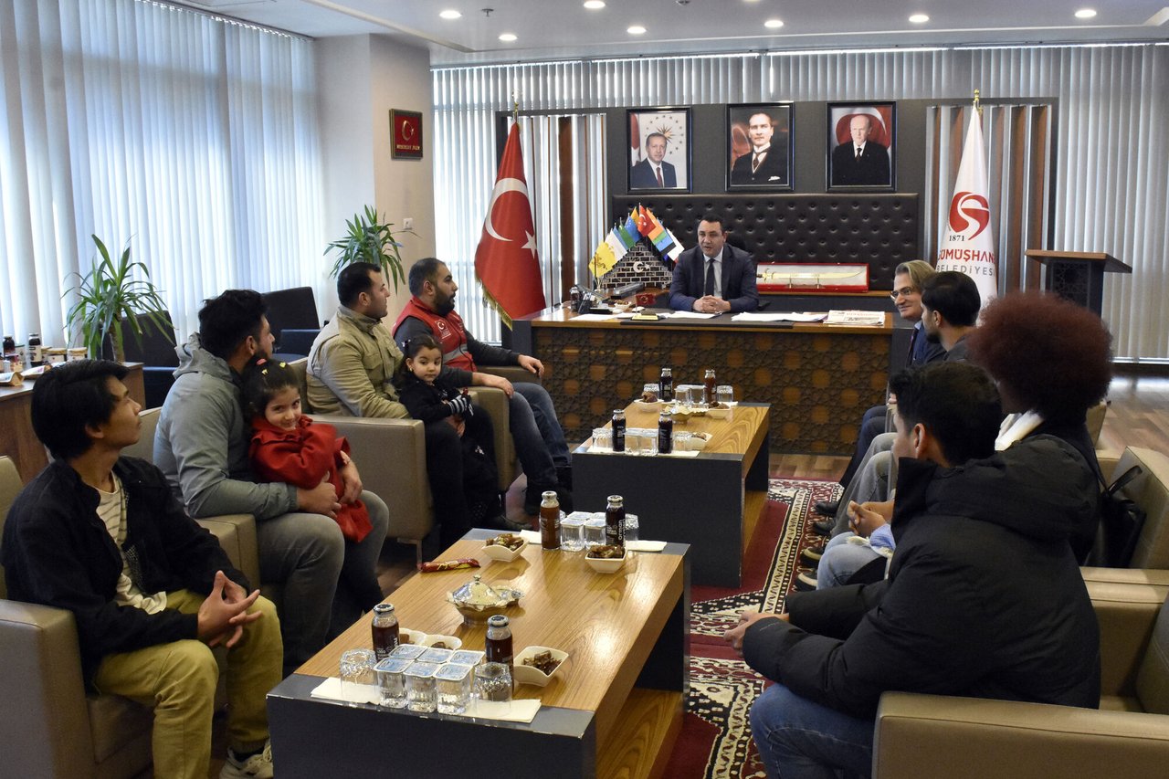 BAŞKANIMIZ, İLİMİZDE EĞİTİM GÖREN GÖÇMEN VATANDAŞLARIMIZI MAKAMIMIZDA AĞIRLADI
