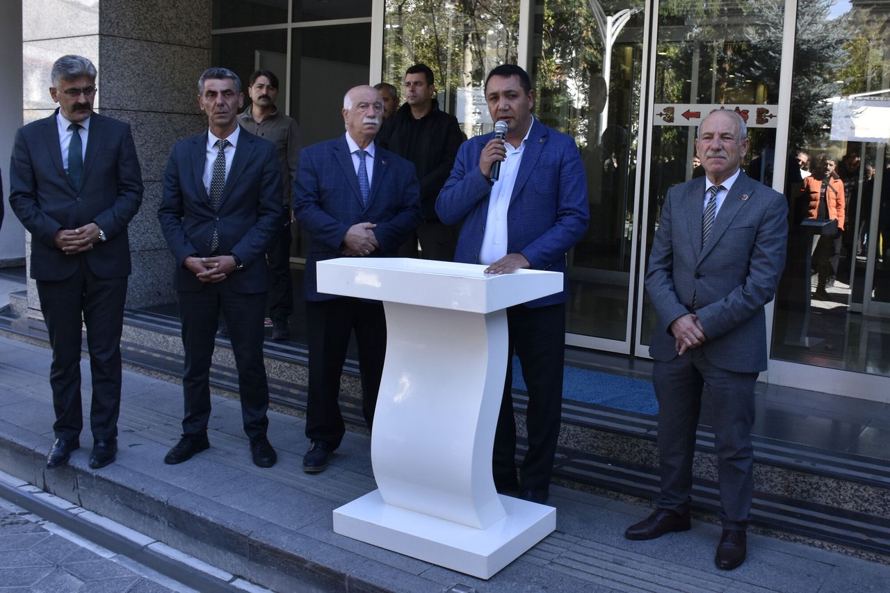 BAŞKANIMIZ, BELEDİYEMİZ PERSONELİ AZİME GÜRBÜZ’Ü EBEDİYETE UĞURLADI ZİYARET KABUL ETTİ NİKAH KIYDI