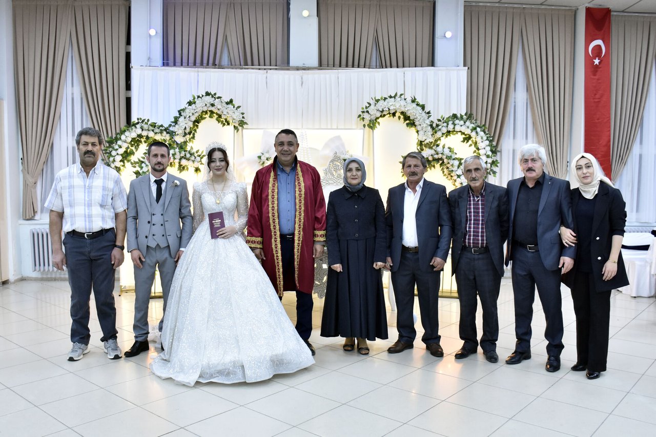 BAŞKANIMIZ, İLAYDA KURT VE ALİ ERSOY KARDEŞLERİMİZİN NİKAH AKDİNİ GERÇEKLEŞTİRDİ