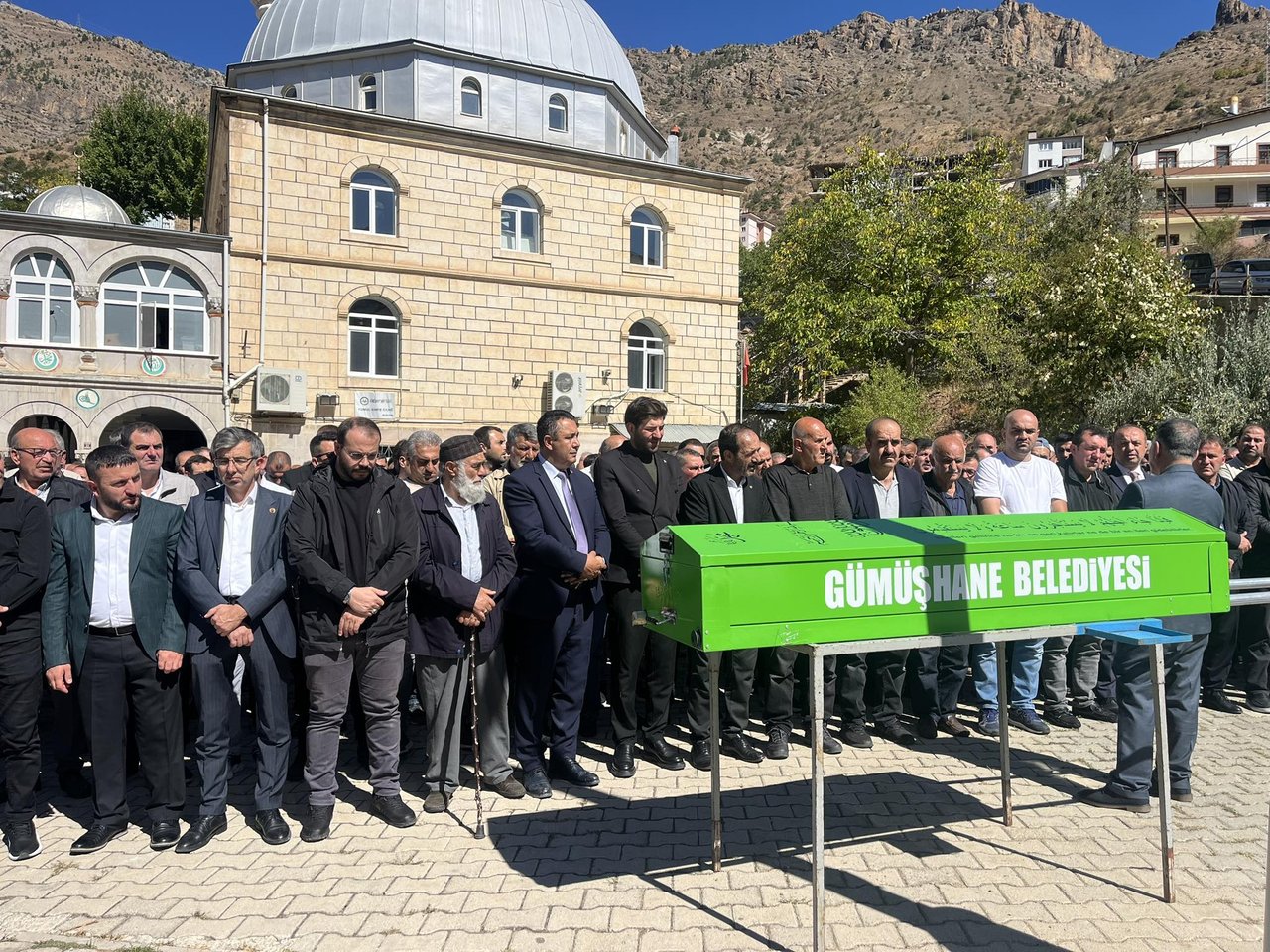 BAŞKANIMIZ, İLİMİZ ESENYURT KÖYÜ SAKİNLERİNDEN ARİF CEYLAN’I EBEDİYETE UĞURLADI