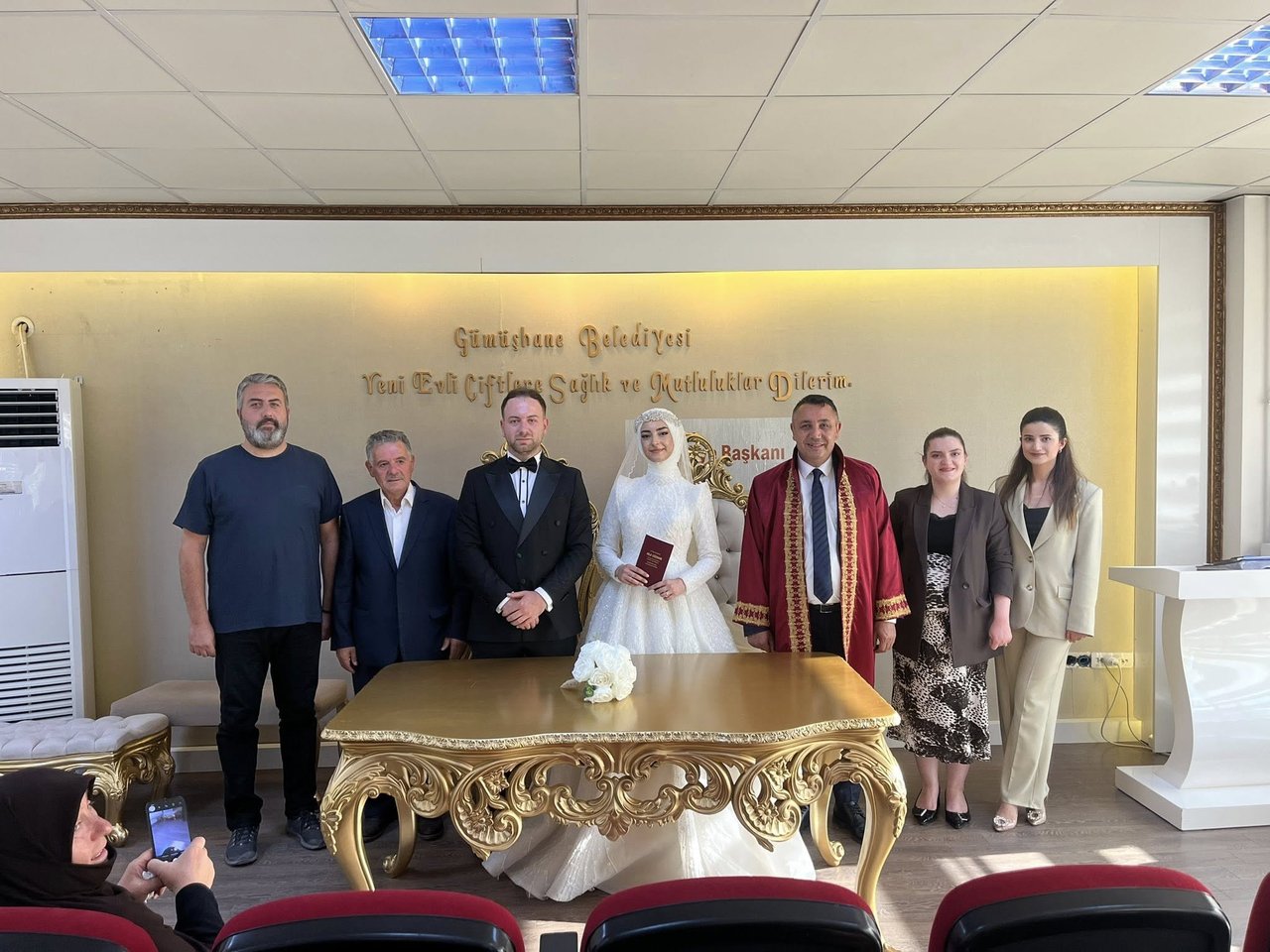 BAŞKANIMIZ, BEYZA AK VE MALİK ENES YAPAR ÇİFTİNİN NİKAH AKİTLERİNİ GERÇEKLEŞTİRDİ