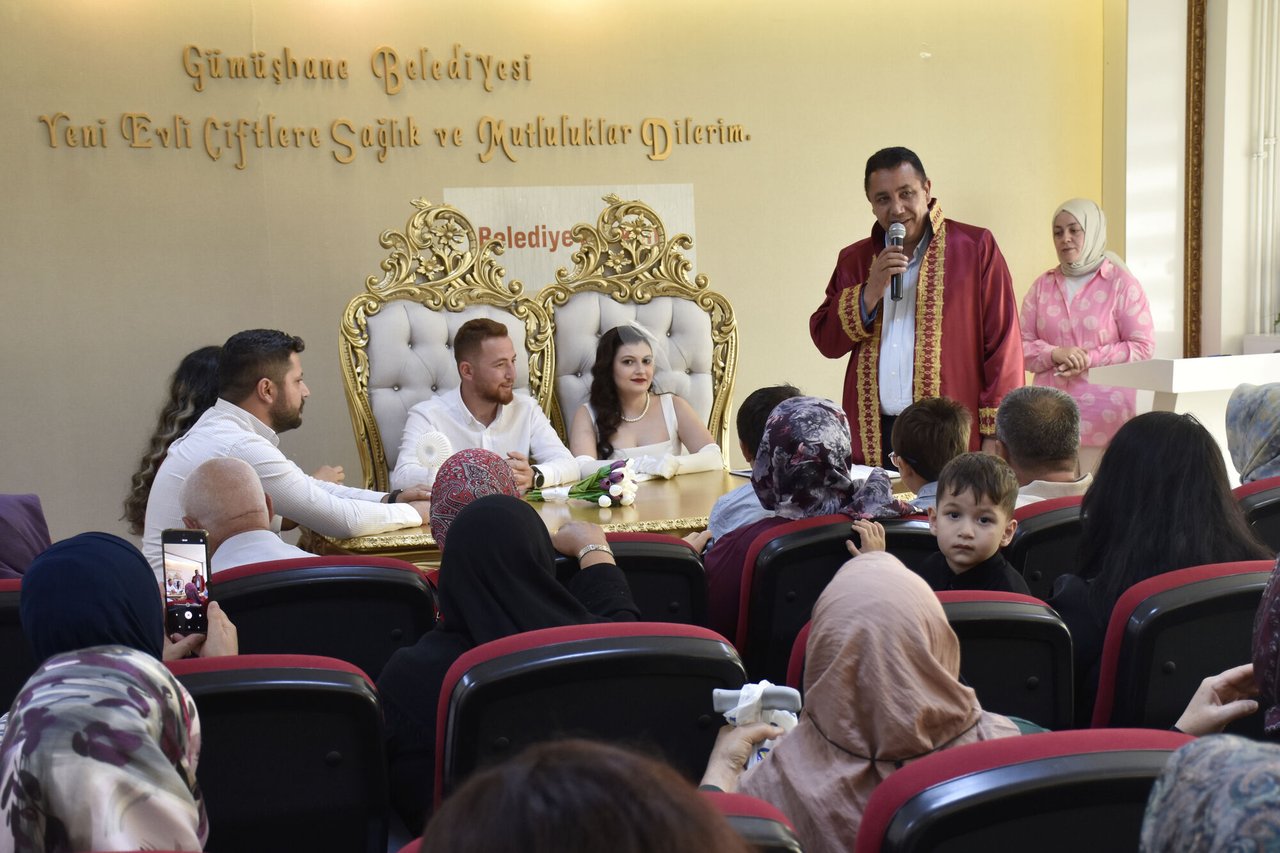 BAŞKANIMIZ, FATMA TAŞDELEN VE EMRE SEVİNÇ KARDEŞLERİMİZİN NİKAH AKDİNİ GERÇEKLEŞTİRDİ