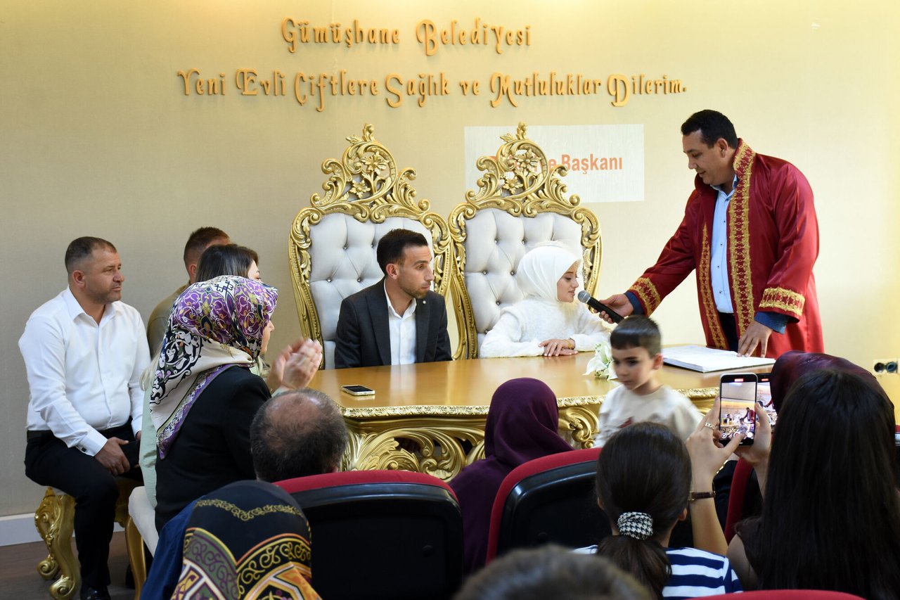 BAŞKANIMIZ, NİKAH KIYDI, İŞYERİ AÇILIŞ KURDELESİNİ KESTİ