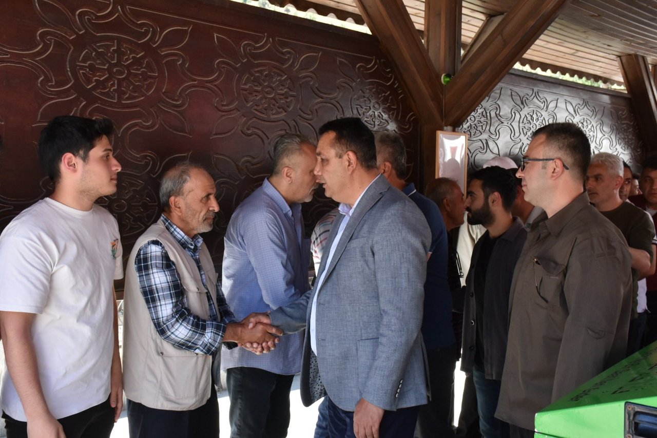 BAŞKANIMIZ, CENAZE TÖRENLERİNE KATILDI