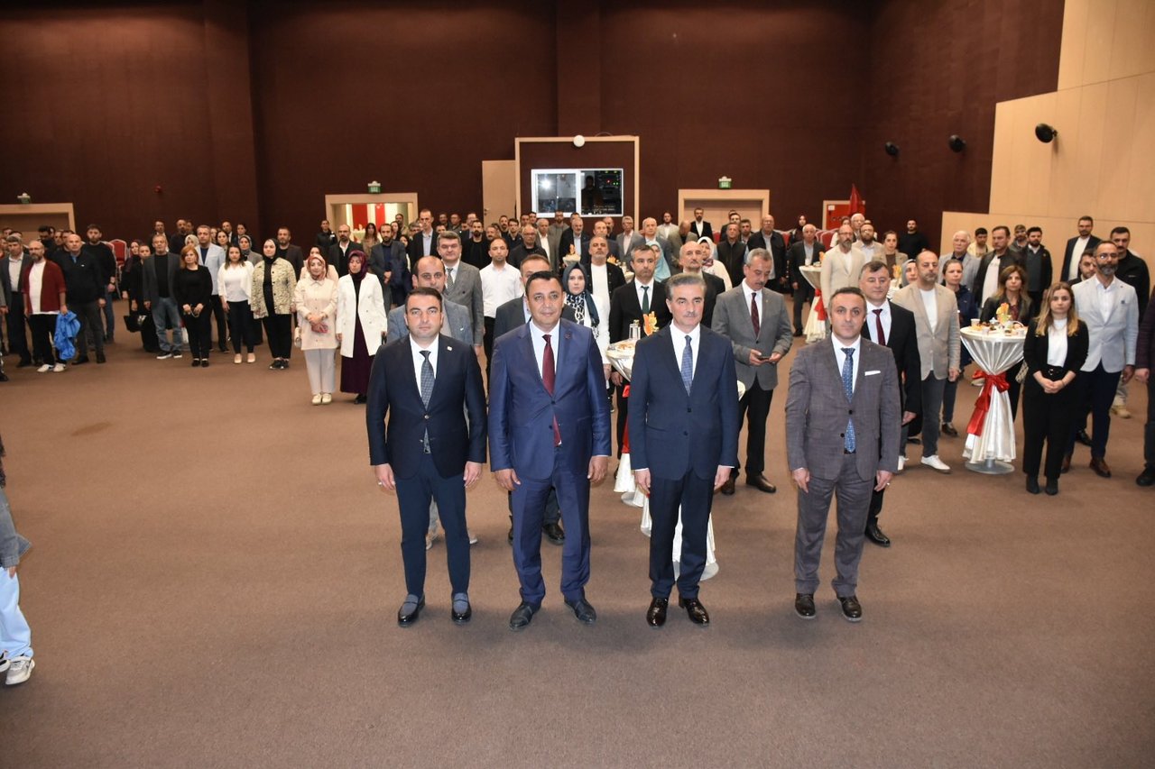 BAŞKANIMIZ, ÜNİVERSİTEMİZİN 17. KURULUŞ YIL DÖNÜMÜ TÖRENİNE KATILIDI