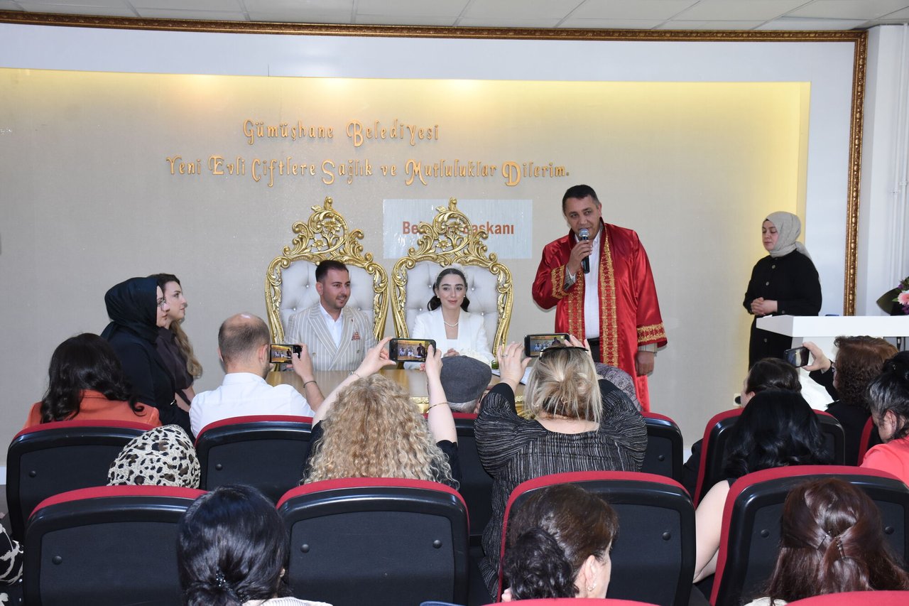 BAŞKANIMIZ, CEREN ERTÜRK VE BATUHAN İĞCİ KARDEŞLERİMİZİN NİKAH AKDİNİ GERÇEKLEŞTİRDİ
