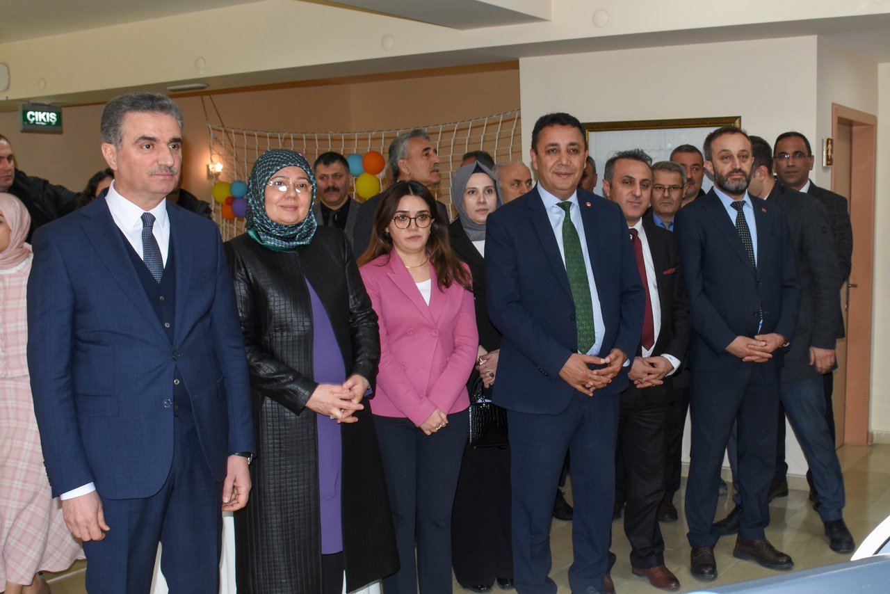 BAŞKANIMIZ, İL KÜLTÜR VE TURİZM MÜDÜRLÜĞÜ BİNASINDA KURULAN MASAL ATÖLYESİ’NİN AÇILIŞINA KATILDI