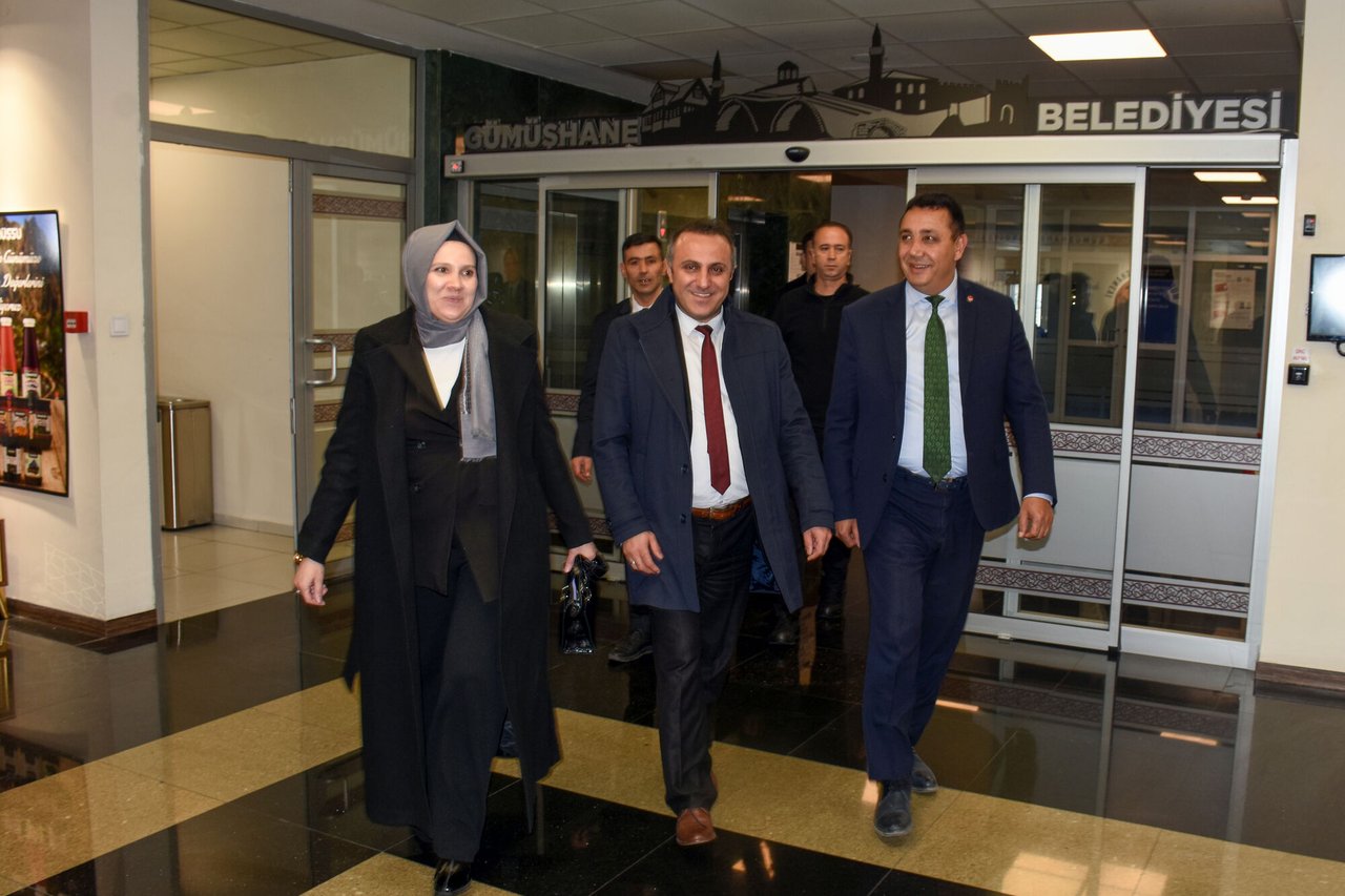 BAŞKANIMIZ, GÜMÜŞHANE ÜNİVERSİTESİ REKTÖRLÜĞÜNE ATANAN PROF. DR. OKTAY YILDIZ’I MAKAMINZDA AĞIRLADI