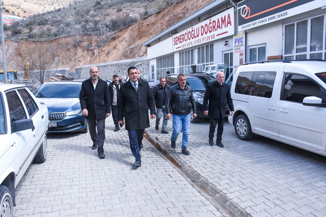 BAŞKANIMIZ, BAĞLARBAŞI SANAYİ SİTESİ'NDE ÇIKAN YANGINDA, HASAR GÖREN İŞ YERİNİ ZİYARET ETTİ