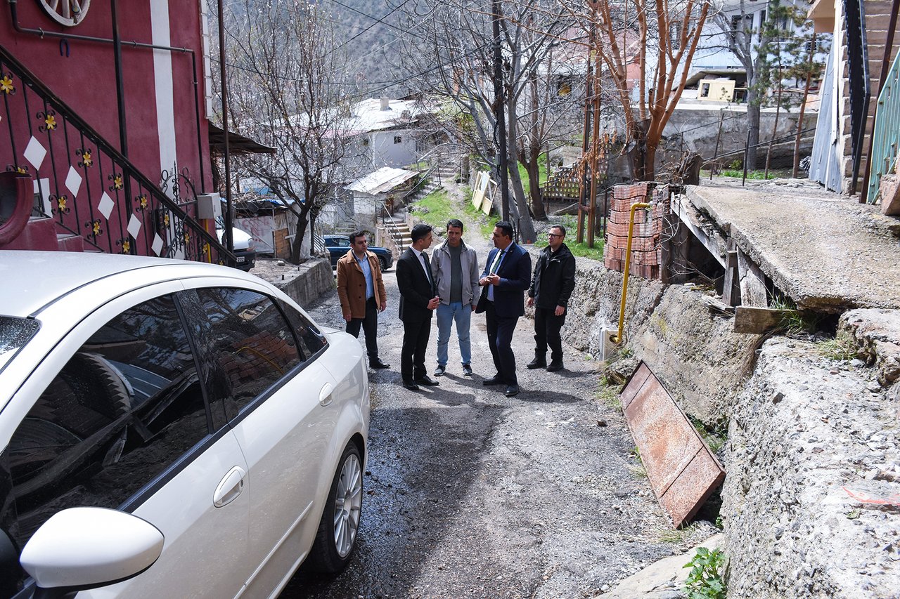 BAŞKANIMIZ, YAĞMUR SULARININ KONTROL ALTINA ALINMASI İÇİN YAPACAĞIMIZ ÇALIŞMALARI YERİNDE İNCELEDİ
