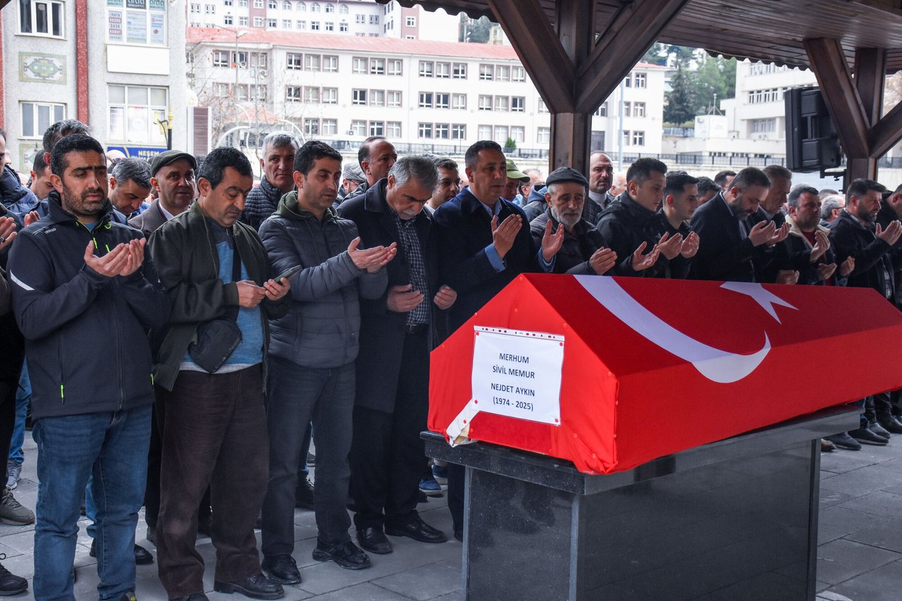 BAŞKANIMIZ, TORUL İLÇEMİZ SOĞUKSU MAHALLESİ SAKİNLERİNDEN NEJDET AYGÜN’Ü EBEDİYETE UĞURLADI