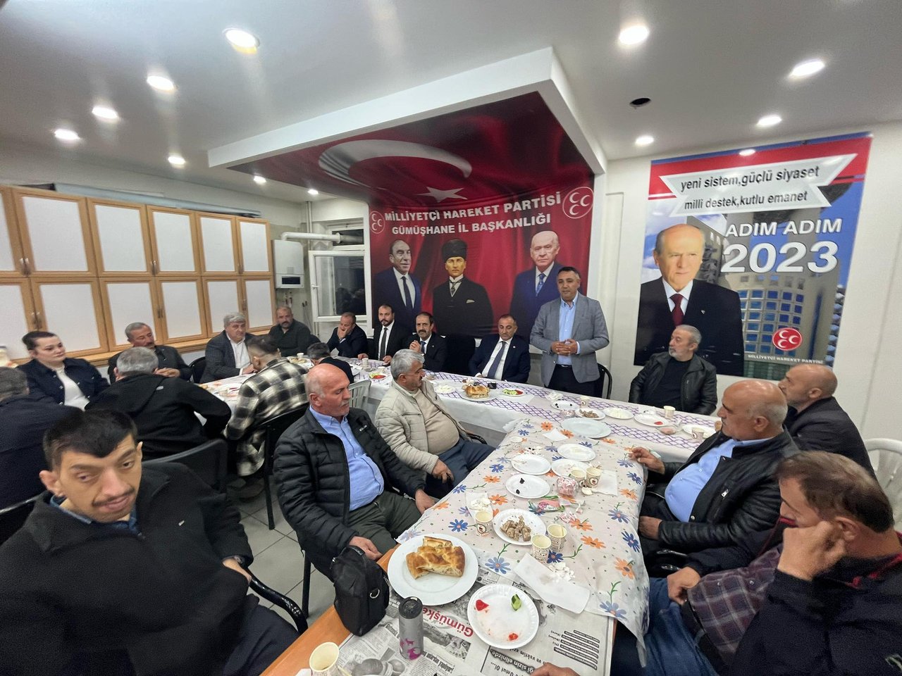 BAŞKANIMIZ, MHP MERKEZ İLÇE BAŞKANLIĞIMIZIN EV SAHİPLİĞİNDE SAHUR PROGRAMINA KATILIM SAĞLADI