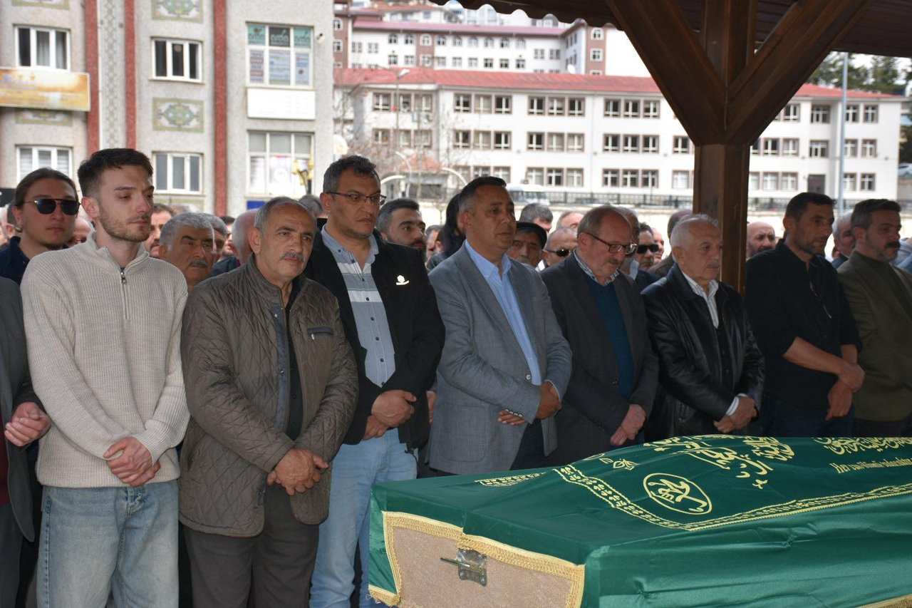 BAŞKANIMIZ, İLİMİZ KARAMUSTAFA KÖYÜ SAKİNLERİNDEN HAMZA BOSTANCI’YI EBEDİYETE UĞURLADI