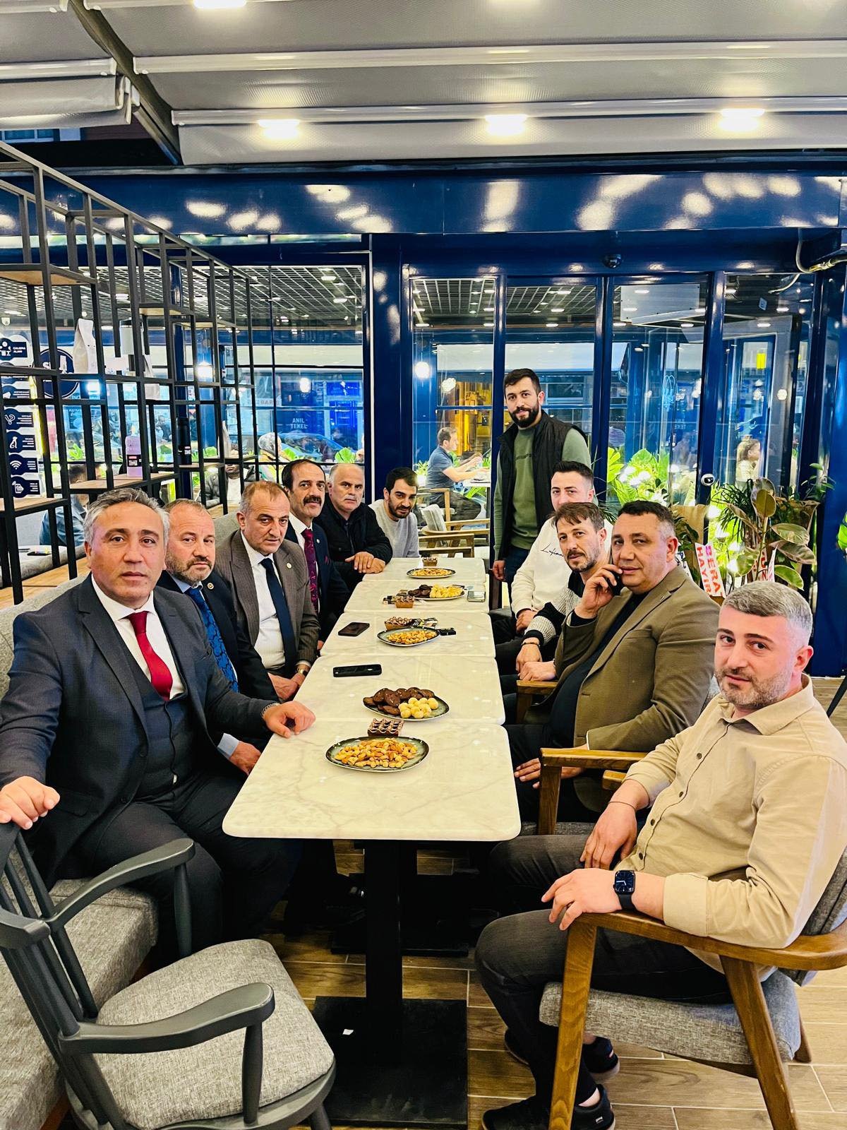 BAŞKANIMIZ, İLİMİZDE YENİ FAALİYETE BAŞLAYAN MADRİD COFFEE’YE HAYIRLI OLSUN ZİYARETİNDE BULUNDU