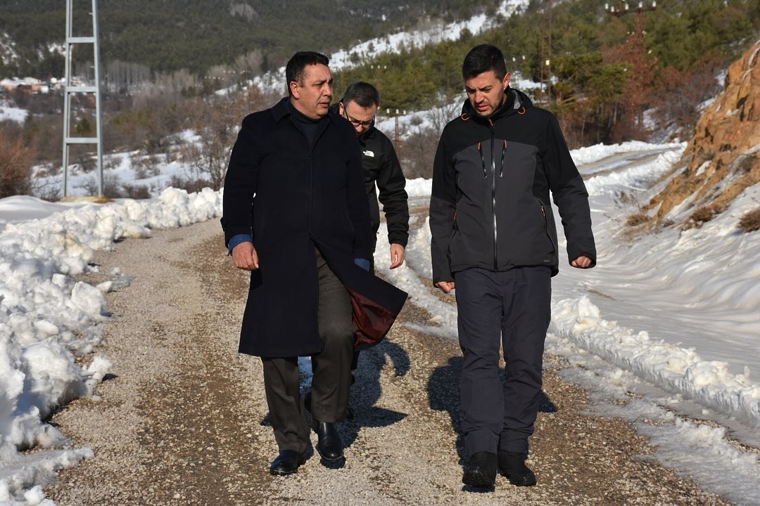 BAŞKANIMIZ, ÇAMLICA MAHALLESİ’NDE YAPIMI DEVAM EDEN SU DEPOSU ÇALIŞMALARINI İNCELEDİ