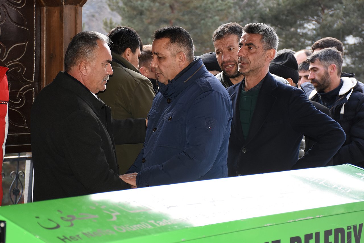 BAŞKANIMIZ CENAZE TÖRENİNE KATILDI, TAZİYE ZİYARETİNDE BULUNDU