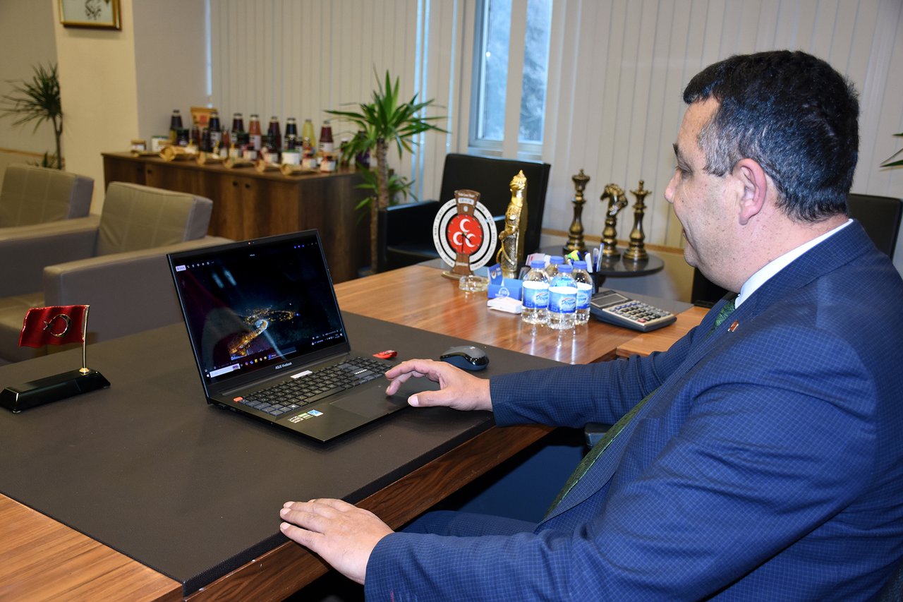 BAŞKANIMIZ, GÜMÜŞHANE KENT REHBERİ ARALIK AYI "GÜMÜŞHANE'NİN GÖZDE FOTOĞRAFI"NI SEÇTİ