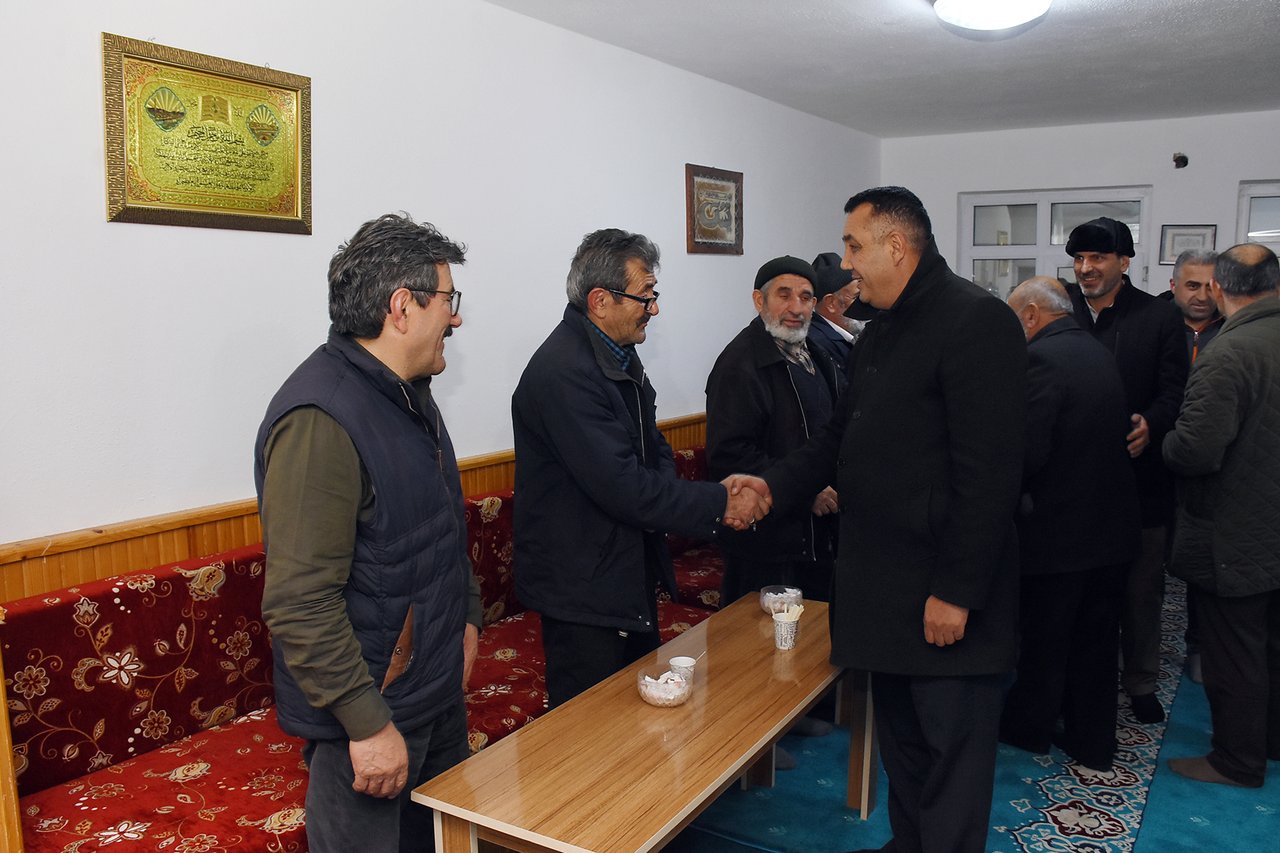 BAŞKANIMIZ, VEFAT EDEN HATİCE PEZÜK VE AYDIN ÖZHAN’IN YAKINLARINA TAZİYE YERİNDE BULUNDU