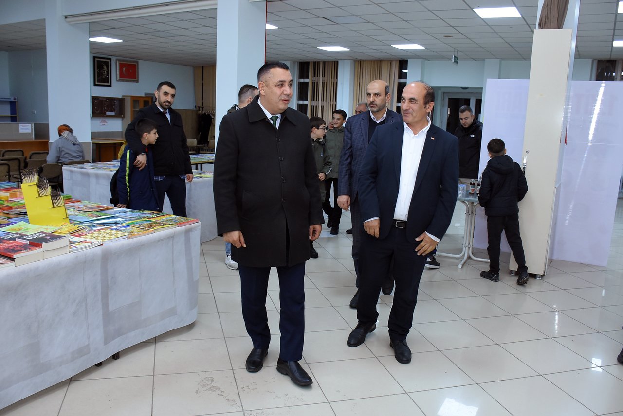 BAŞKANIMIZ, 1. KİTAP FUARI “ŞİİR DİNLETİSİ” PROGRAMINA KATILDI