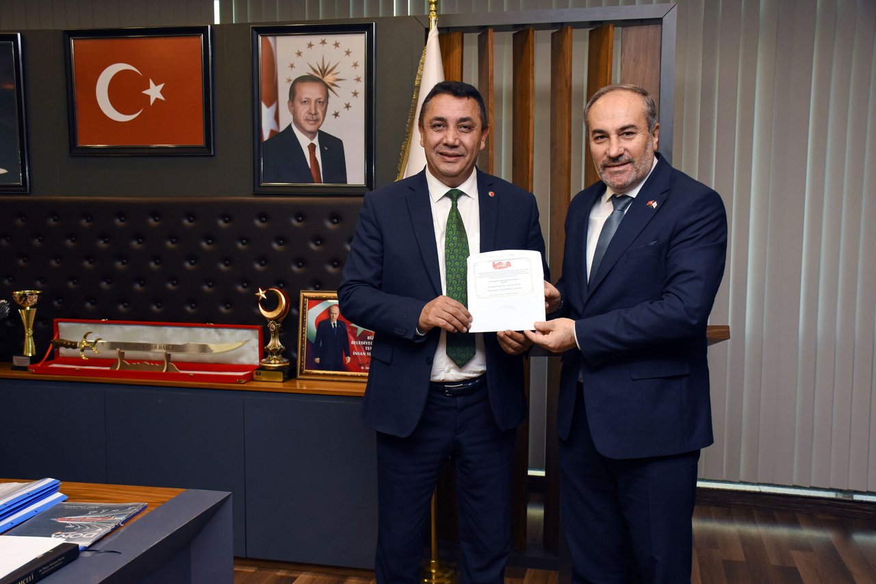 GÜMÜŞHANE DERNEKLER FEDERASYONU BAŞKANI BİROL BOZ VE YÖNETİM KURULU ÜYELERİNDEN BAŞKANIMIZA ZİYARET
