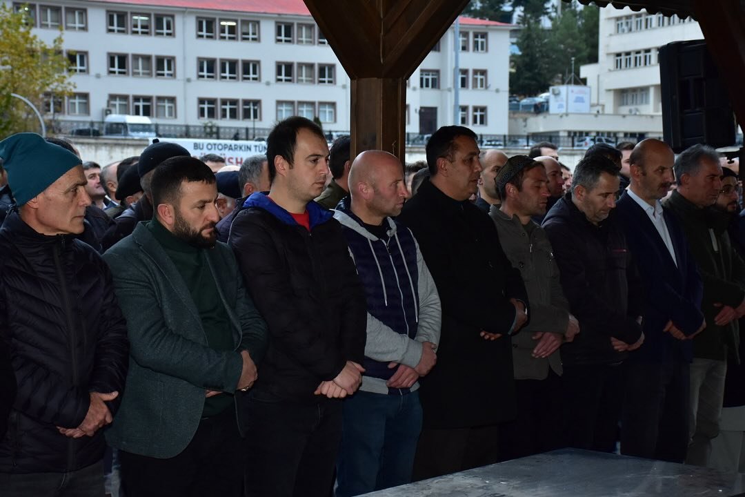 BAŞKANIMIZ, KARŞIYAKA MAHALLESİ SAKİNLERİNDEN MEHMET ALİ CANLI’YI EBEDİYETE UĞURLADI