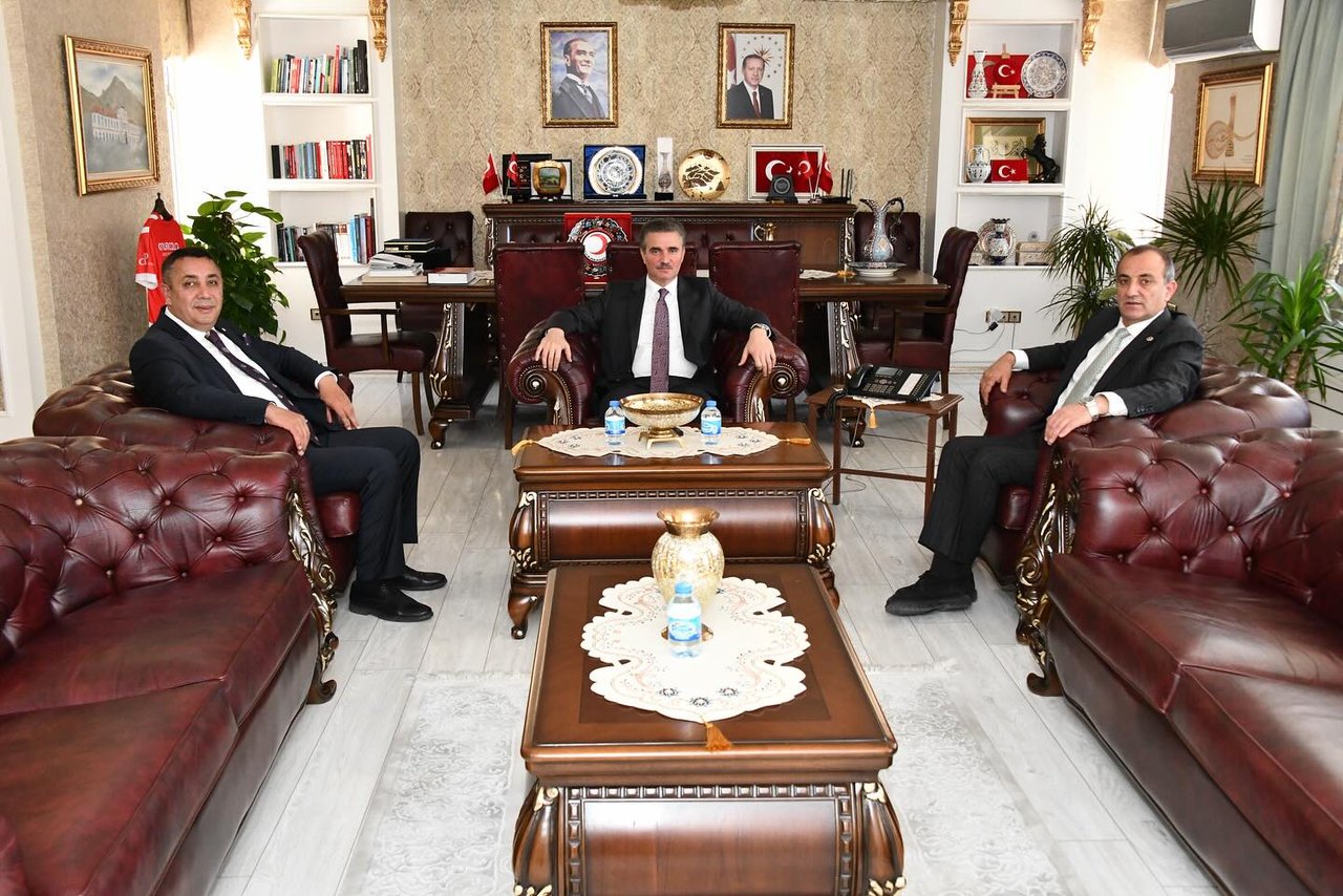 BAŞKANIMIZ, MİLLETVEKİLİMİZ SAYIN MUSA KÜÇÜK İLE BİRLİKTE, VALİMİZ SAYIN AYDIN BARUŞ’A ZİYARET