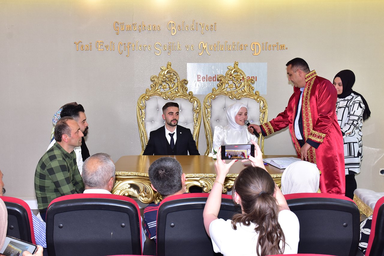 BAŞKANIMIZ, AYŞENUR ÜNLÜ VE ONUR GEDİK ÇİFTİMİZİN NİKAH AKİTLERİNİ GERÇEKLEŞTİRDİ