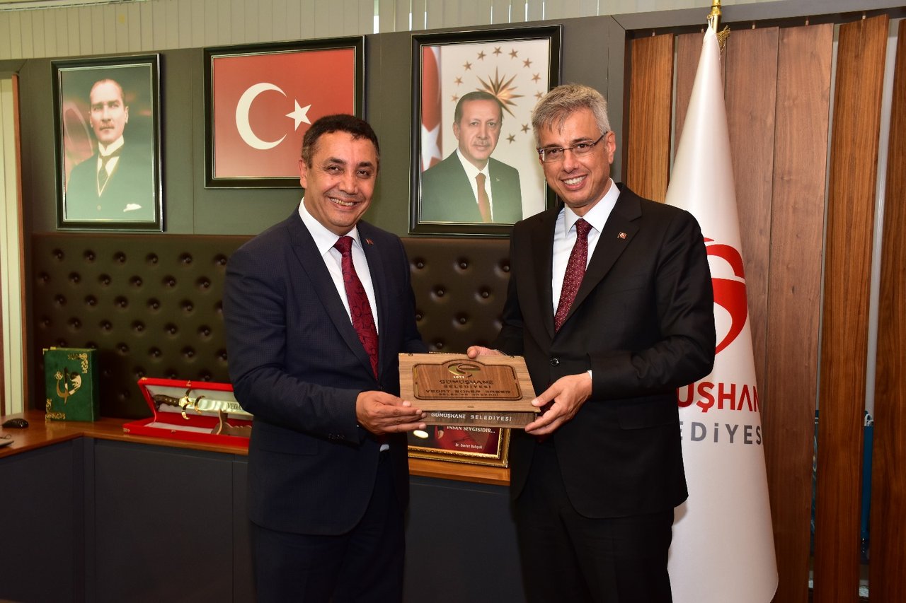 SAĞLIK BAKANI PROF. DR. KEMAL MEMİŞOĞLU, GÜMÜŞHANE BELEDİYESİ’Nİ ZİYARET ETTİ