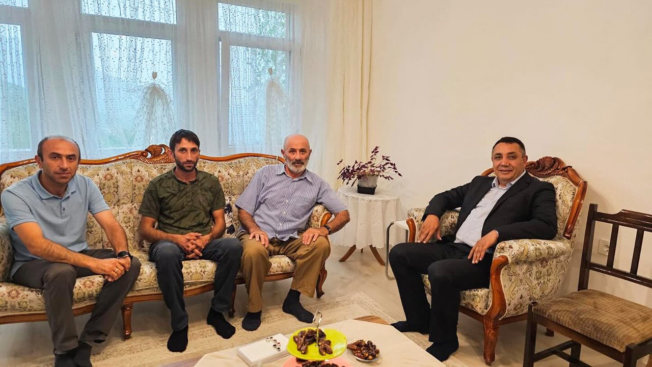 BAŞKANIMIZ, HAC FARİZASINI TAMAMLAYAN MURAT ERGİN ZİYARET ETTİ