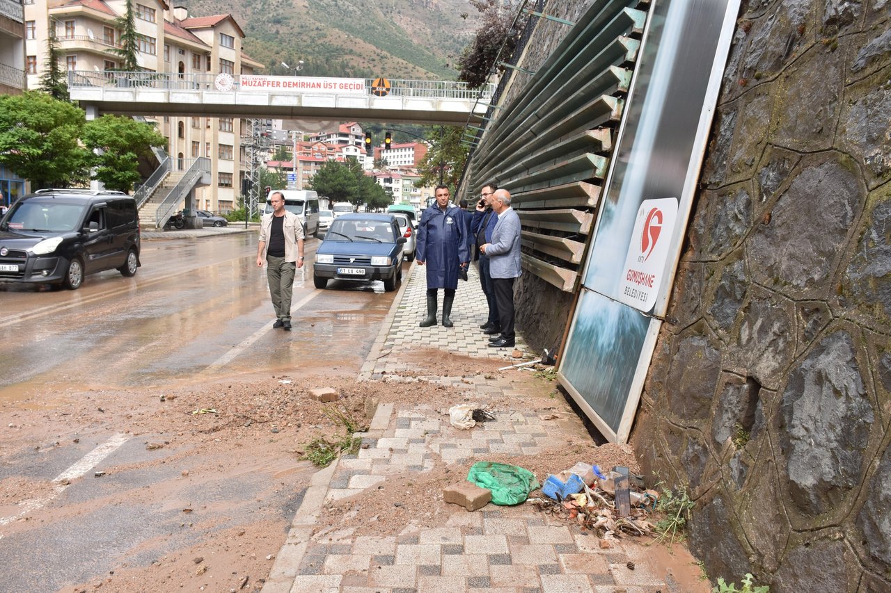 BAŞKANIMIZ, SEL FELAKETİNİN BÜYÜK HASAR OLUŞTURDUĞU BÖLGELERİ YERİNDE İNCELEDİ