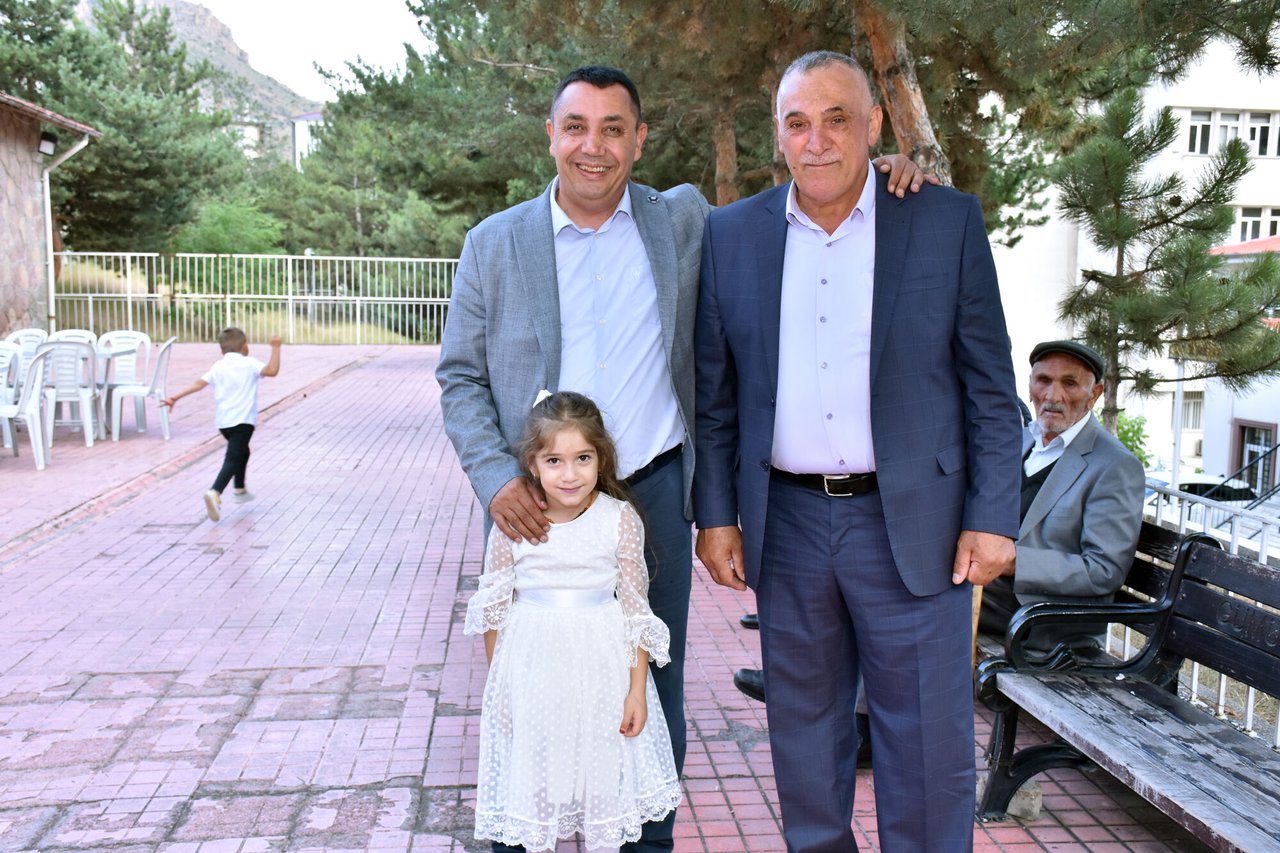 BAŞKANIMIZ, DEMET VE MUTLU AİLELERİNİN DÜĞÜN TÖRENLERİNE KATILDI