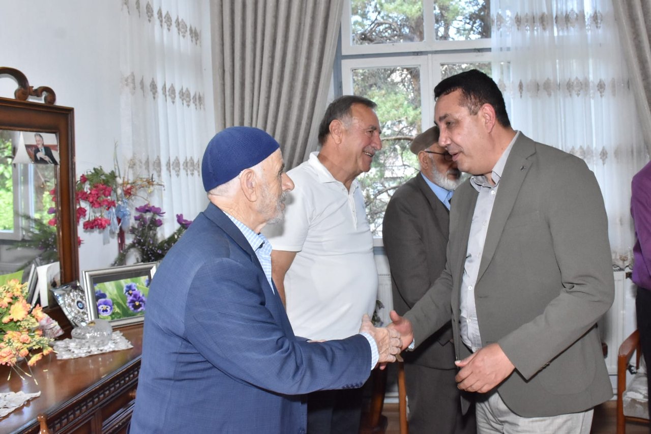 BAŞKANIMIZ, ESKİ ADALET VE MİLLİ SAVUNMA BAKANIMIZ SAYIN MAHMUT OLTAN SUNGURLU İLE BAYRAMLAŞTI