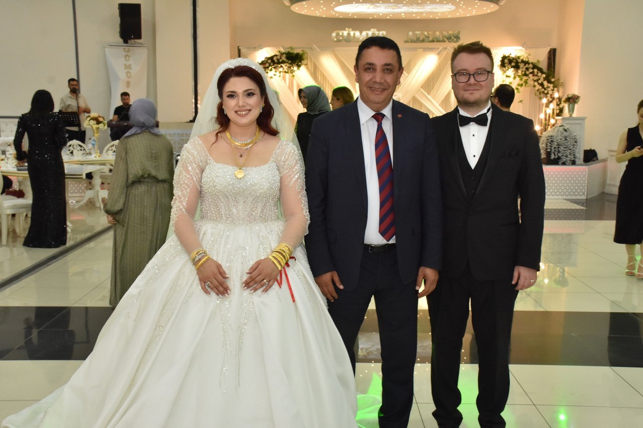 BAŞKANIMIZ, AYPERİ KAÇIRAN VE RÜÇHAN ARSLAN ÇİFTİNİN DÜĞÜN TÖRENLERİNE KATILDI