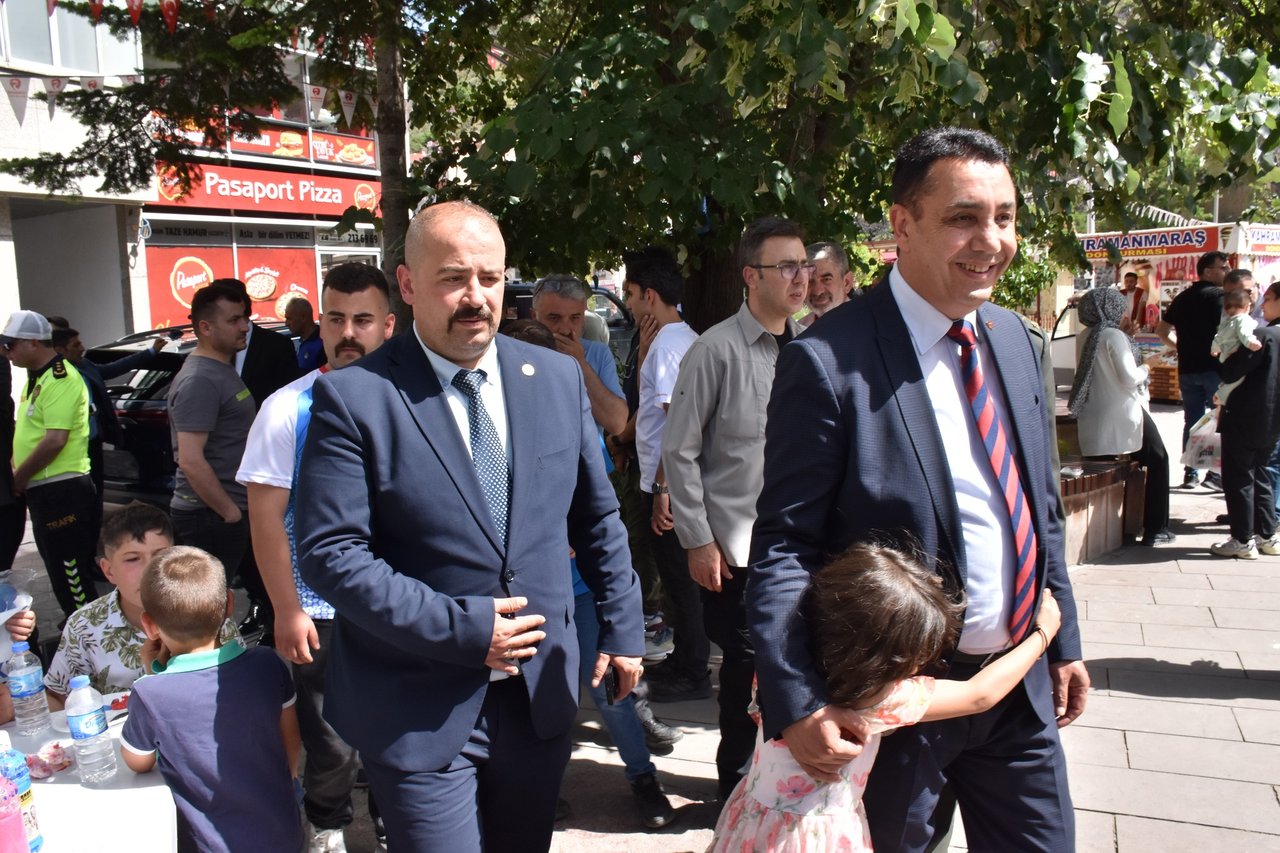 BAŞKANIMIZ, KARNELER SİZ SEVGİLİ ÖĞRENCİLERDEN, HEDİYELER ÜLKÜ OCAKLARINDAN ADLI PROGRAMA KATILDI