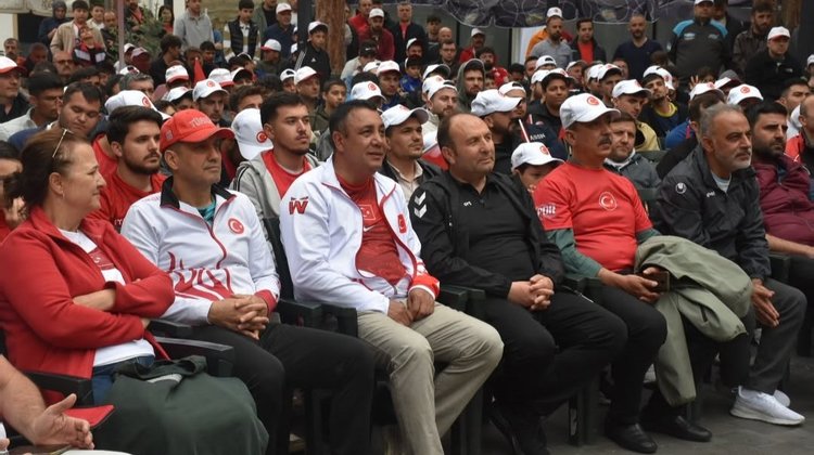 BAŞKANIMIZ, A MİLLİ TAKIMIMIZIN MAÇINI HEMŞEHRİLERİMİZLE BİRLİKTE İZLEDİ