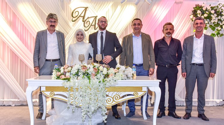 BAŞKANIMIZ, ALEYNA BOŞNAK VE ATİLLA İÇEN ÇİFTİMİZİN DÜĞÜN TÖRENİNE KATILDI