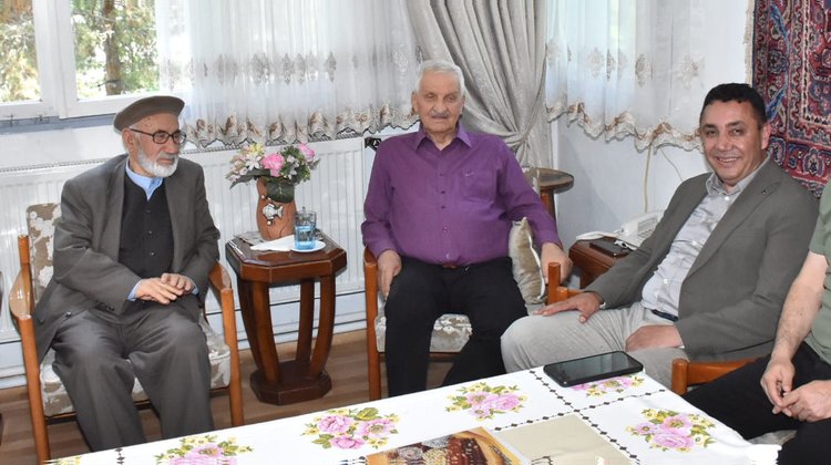BAŞKANIMIZ, ESKİ ADALET VE MİLLİ SAVUNMA BAKANIMIZ SAYIN MAHMUT OLTAN SUNGURLU İLE BAYRAMLAŞTI