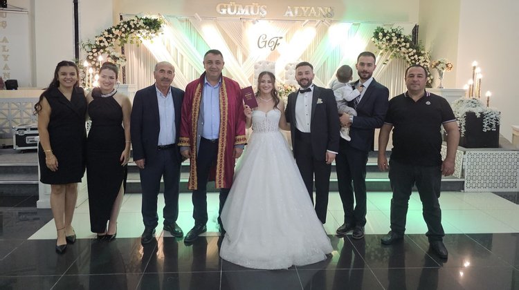 BAŞKANIMIZ, GİZEM TANIR VE FETİH TOPALOĞLU ÇİFTİNİN NİKAH AKİTLERİNİ GERÇEKLEŞTİRDİ