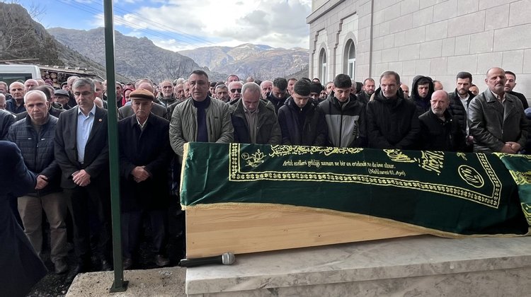 BAŞKANIMIZ, İLİMİZ GÜMÜŞKAYA KÖYÜ SAKİNLERİNDEN PAŞA KUMRU’YU EBEDİYETE UĞURLARDI