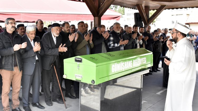 BAŞKANIMIZ, İLİMİZ KARŞIYAKA MAHALLESİ SAKİNLERİNDEN BURHANETTİN KAYA'YI EBEDİYETE UĞURLADI